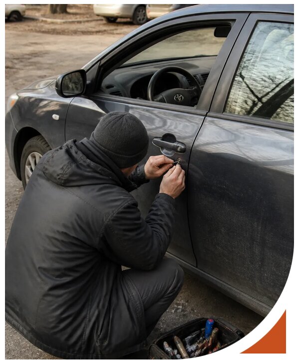Профессиональное вскрытие автомобиля Тойота без повреждений в Братске